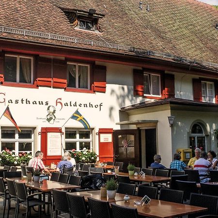 Hoehengasthaus Haldenhof ユーバーリンゲン エクステリア 写真