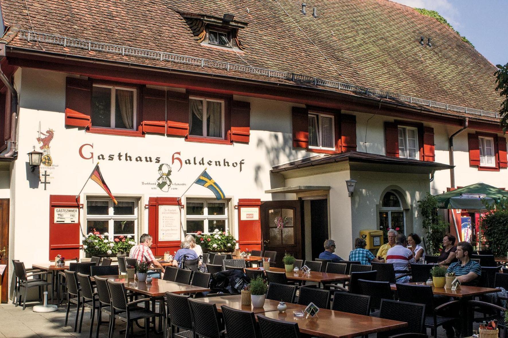 Hoehengasthaus Haldenhof ユーバーリンゲン エクステリア 写真
